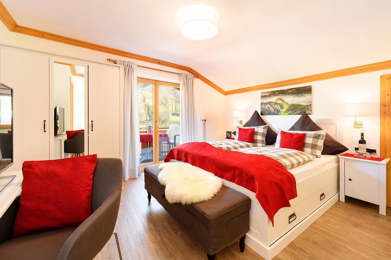 Haus Berktold: 4-Star Family Wellness Retreat Apartment Oberstdorf Exterior photo